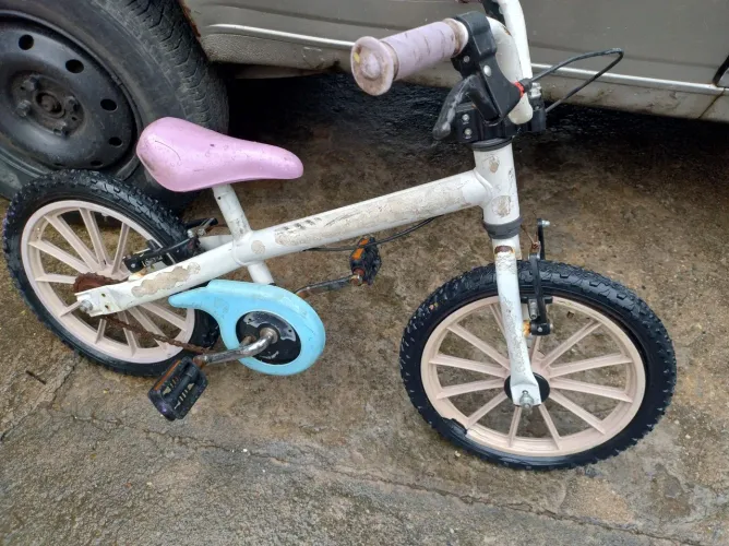 Bicicleta infantil aro 14 precisa de manutenção
