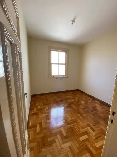 CASA COMERCIAL 3 QUARTOS, COZINHA AMPLA