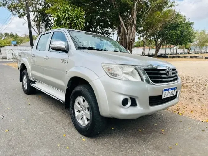 Toyota Hilux CD SRV 4X4 2.7 Flex 16V Aut. 2013