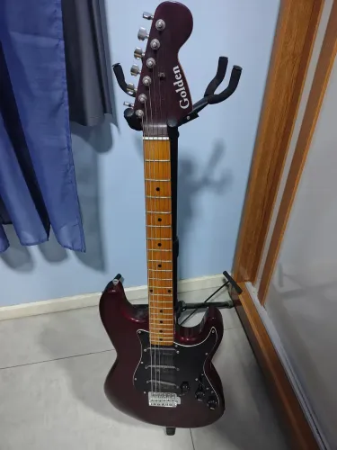 Guitarra Golden Stratocaster 