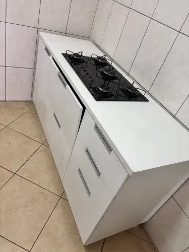 Móvel planejado com fogão 