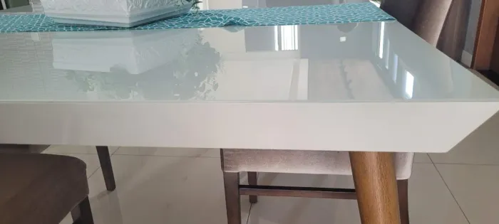 Mesa de jantar quadrada
