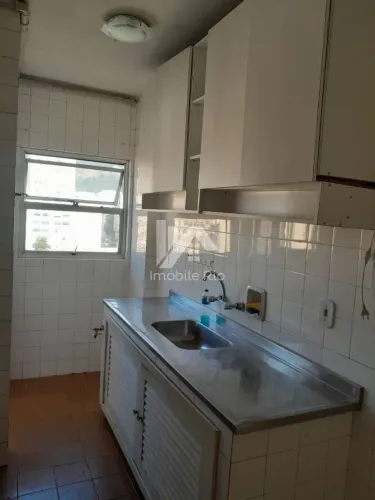 Vendo apartamento dois quartos 99m2,vaga na escritura Andarai RJ.