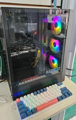 PC GAMER RYZEN 5 5500 + RX580 + 16GB DDR4