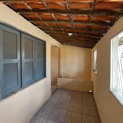Alugo casa com 2 quartos toda reformada, na Rua Luzia Moreira, 355 altos, Bonsucesso!