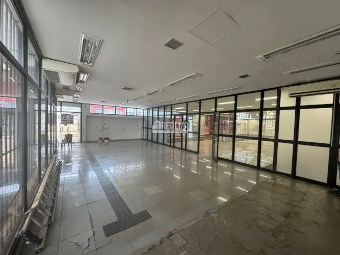 Excelente Ponto Comercial no Centro de Uberaba | 18 Garagens