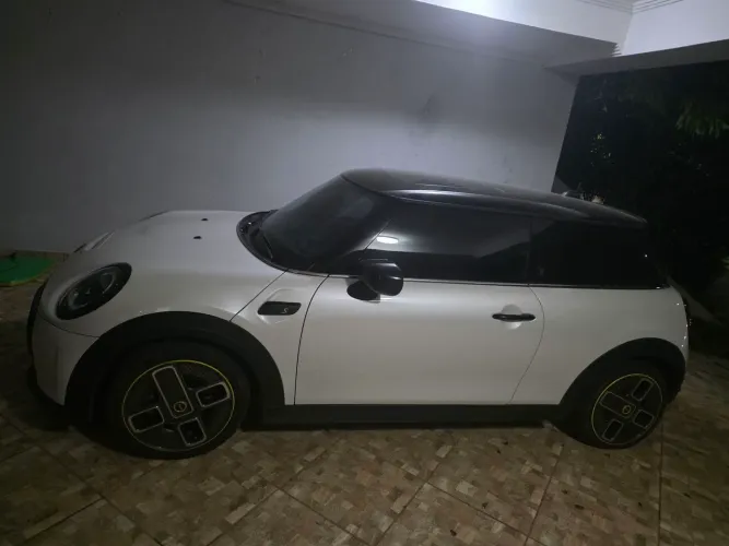 Mini Cooper SE Exclusive 3P (elétrico) 2024