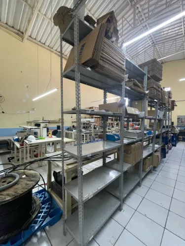 Estante industrial de aço reforçada com 6 prateleiras (288x93x43cm)