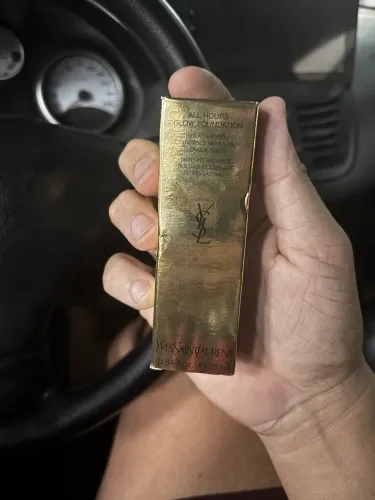 BASE LÍQUIDA YSL ALL HOURS GLOW FOUNDATION