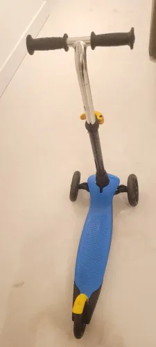 Patinete azul com freio 3 rodas