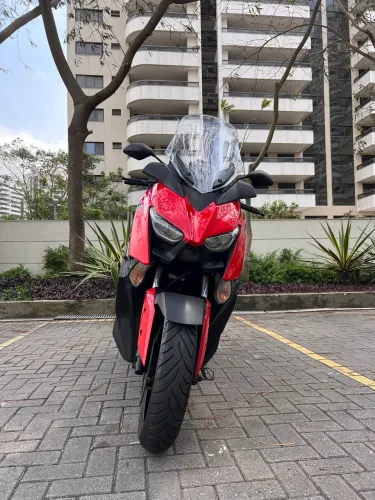Vendo Yamaha XMAX 250 2023