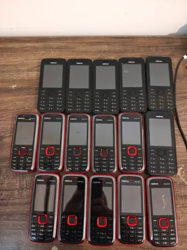 lote com 16 celulares Nokia 5130 Xpressmusic Katy Perry com carregador