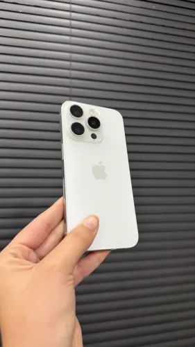 15 PRO BRANCO 1 TB SEMINOVO