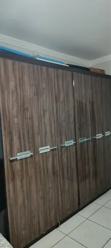 Guarda-roupa em ótimo estado