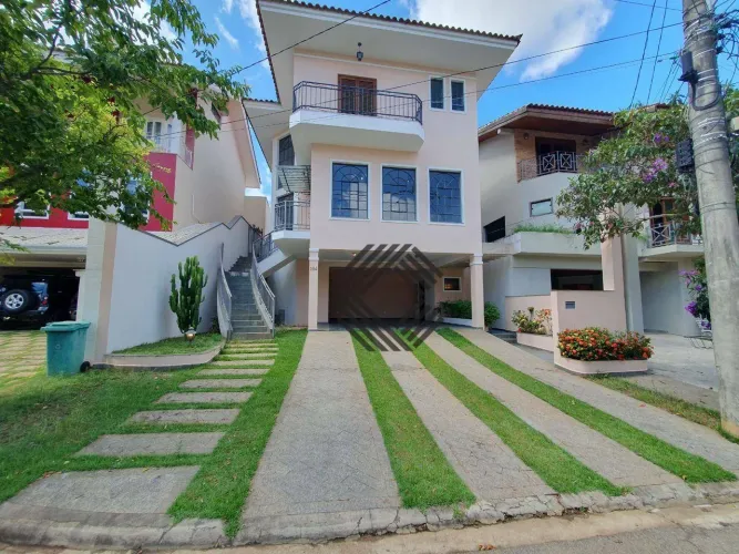 Sobrado com 3 dormitórios para alugar, 264 m² por R$ 6.779,68/mês - Condomínio Granja Olga
