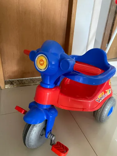 Carrinho de passeio e patinete