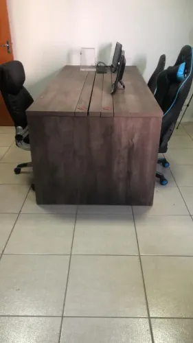 Mesa de Escritório / Estação de Trabalho para 4 pessoas