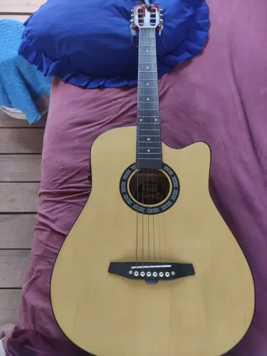 Vendo violão ?
