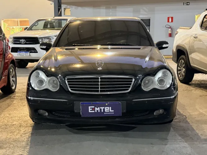 Mercedes-Benz C-320 Avantgarde 3.2 V6 24V 4P Aut. 2004