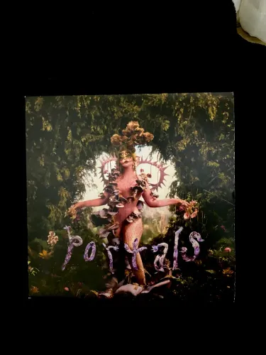 Vinil Bloodshot completo - Melanie Martinez