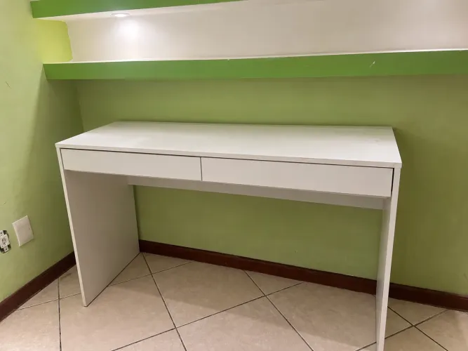 Mesa de escritório/estudo branca com 2 gavetas