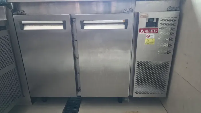 Balcão pré resfriador para barril chopp 2 portas 2 Barris