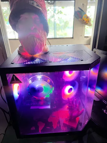 PC Estilo Aquário 6 Fans ARGB - Xeon X99 + 16GB + GT 1030 (C/ Brindes 3D)