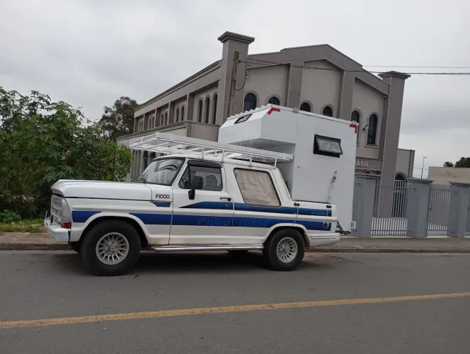 Ford F-1000 S. S. Diesel / S.s. Diesel Turbo 1982
