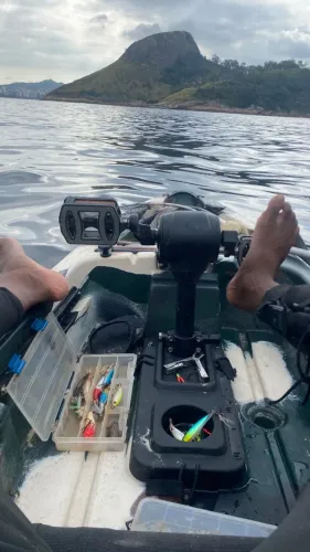 Caiaque mako 110 com pedal e sonar
