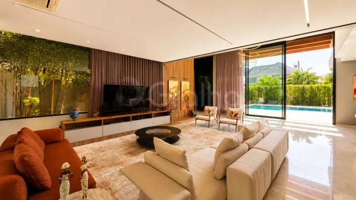 Mansão de 744m² em Jurerê Internacional
