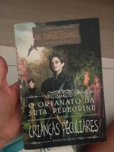 Livro O Orfanato da Srta. Peregrine para crianças peculiares