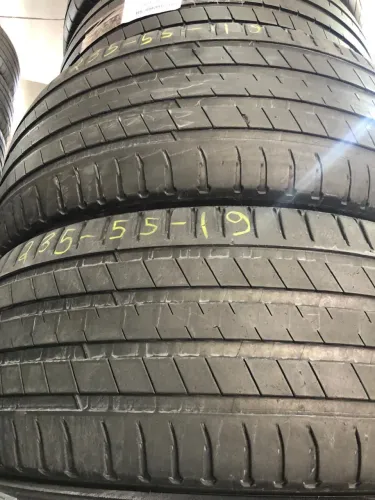 Pneus 235/55/19 michelin os 2 por 380$ meia vida originais