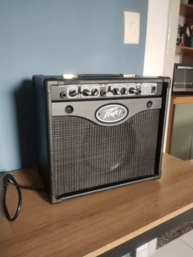 Amplificador Guitarra Peavey Rage 158