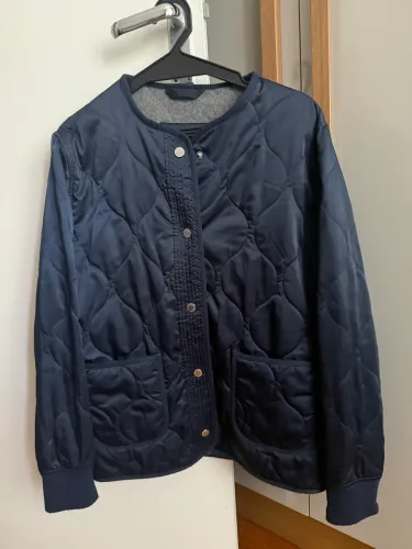 Jaqueta azul com bolsos frontais - perfeito estado 