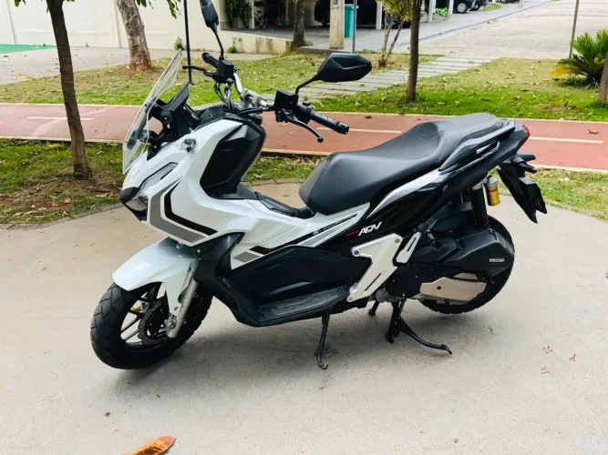 Honda ADV 150 2021 branca. - EXTRA
