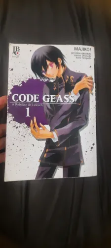 Vendendo manga de Code Geass: A Rebelião de Lelouch