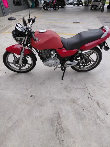 Suzuki yes 2010