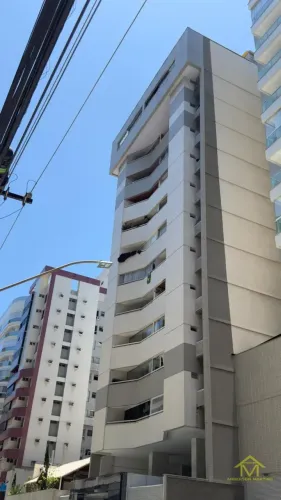 Apartamento perto da Praia em Praia da Costa: 3 Quartos com Suíte com Praticidade