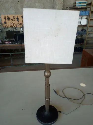 ABAJUR DE MESA