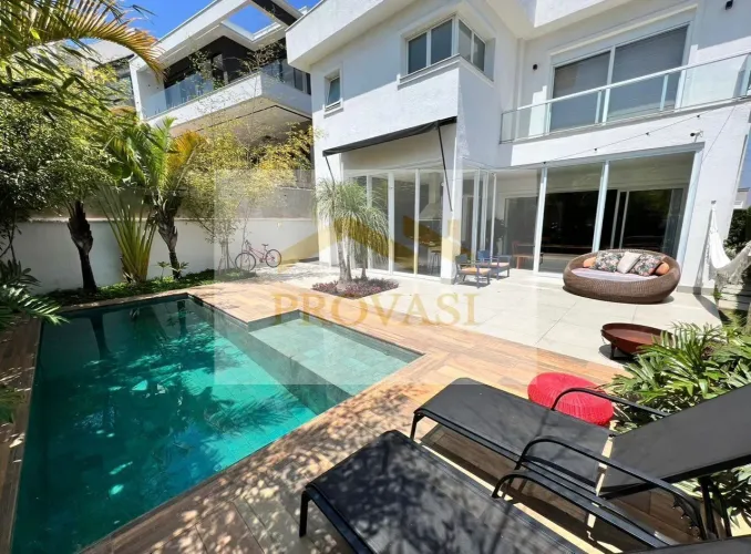 Tamboré 10 (Santana de Parnaíba) - Casa com 4 suítes com closet- 425 m²- no Condomínio Res