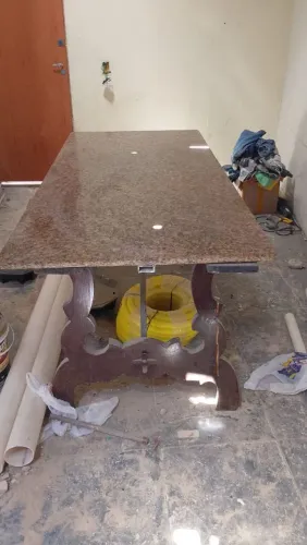 Vende-se mesa de mármore