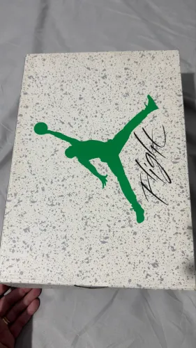 Tênis Nike jordan 4 RM 