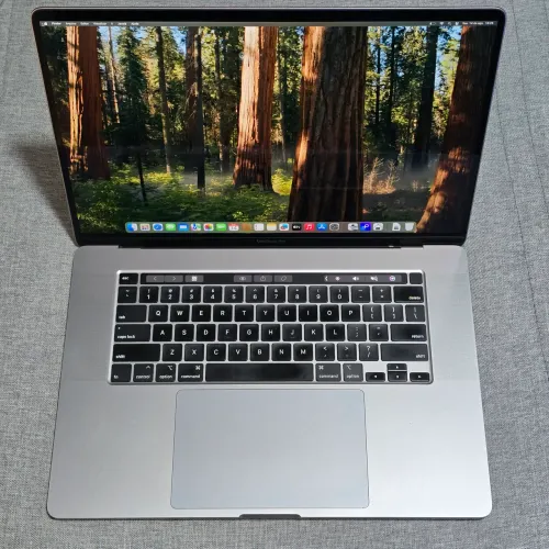 MacBook Pro 16" 2019 Core i7 16GB RAM 512 SSD AMD Radeon Pro