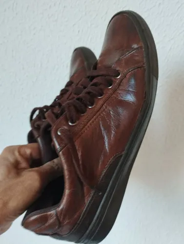 Sapatênis em couro legítimo original LAROCHE número 43