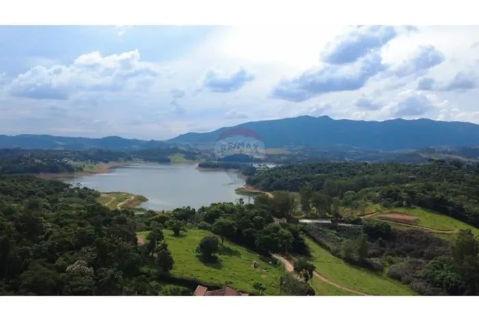 Terreno "Pé na Água" na na Mantiqueira Represa Jaguari -Joanópolis/SP