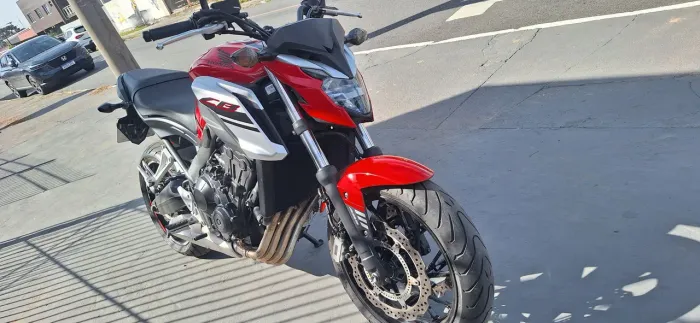 CB650F IMPECÁVEL