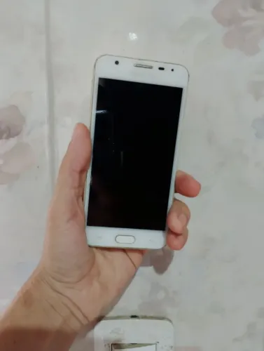 Vendo j5 prime com defeito