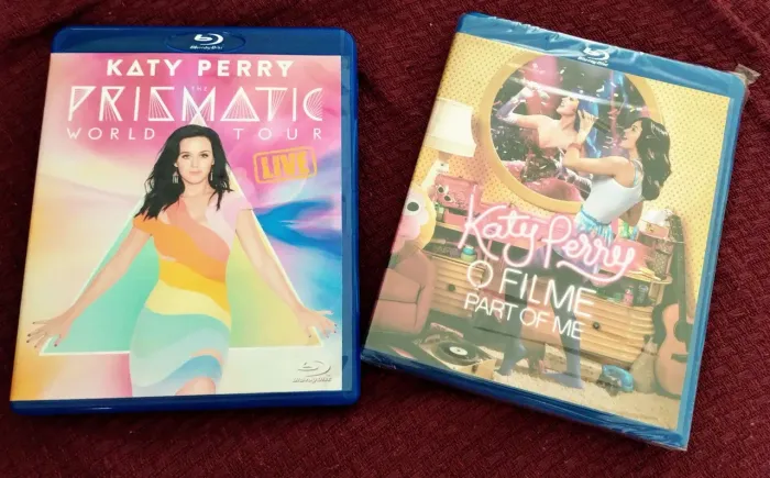 Coleção de CDs e DVDs Diversos