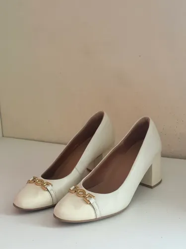 Sapato off white/marfim usaflex