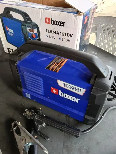 Máquina de solda box